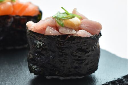 Гункан Тунец