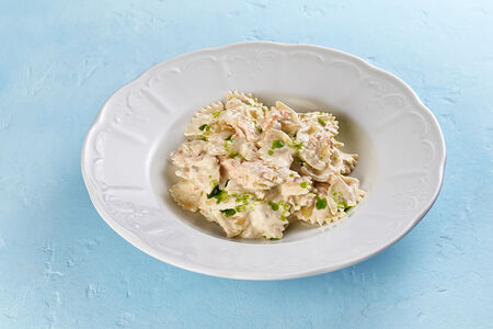 Фарфалле с форелью