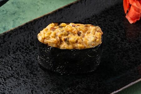 Спайси-суши с угрем