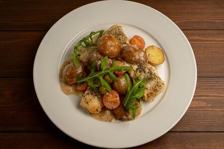 Филе судака в винном соусе