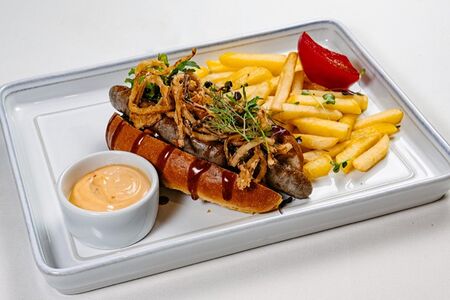 Хот-дог с говяжьей колбаской