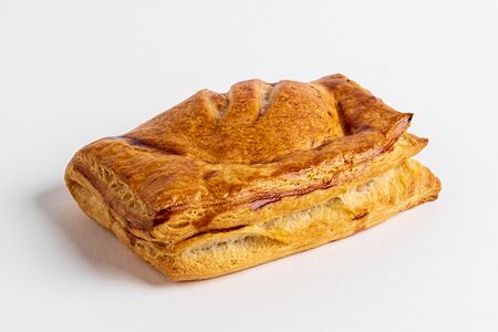 Слойка с ветчиной и сыром