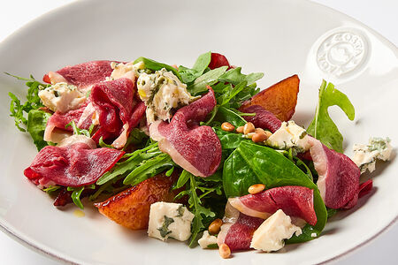 Салат с копченой уткой и Горгонзолой