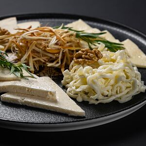 Ассорти из грузинских сыров