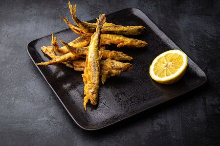 Жареная корюшка