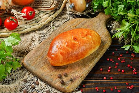 Печёный пирожок с говядиной