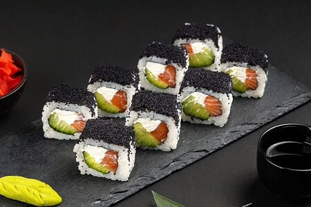 Черная Калифорния с лососем