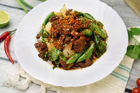 Жареная говядина с сычуаньским тмином