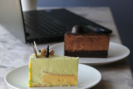 Пирожное фисташковое