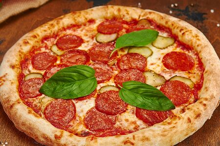 Пицца Пепперони по-деревенски