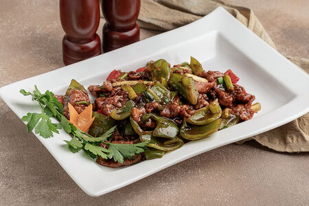 Жареная баранина с луком