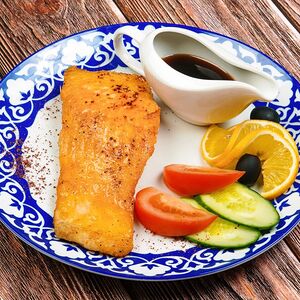 Стейк из лосося со спаржей