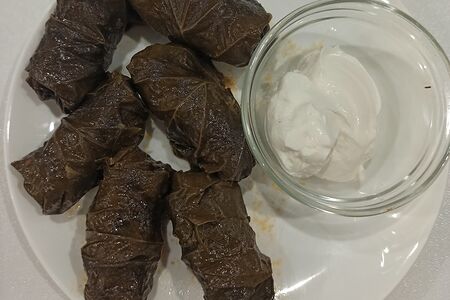 Долма из винoградных листьев