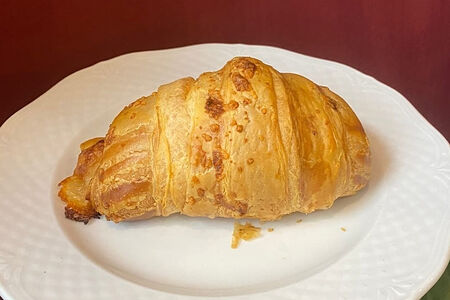 Круассан с ветчиной и сыром