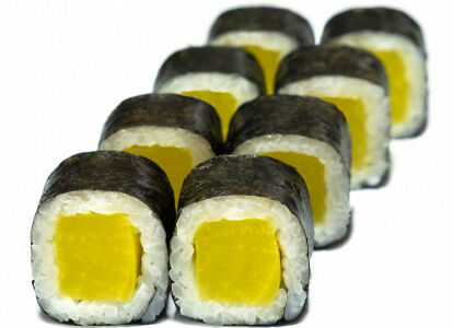 Ролл с такуаном