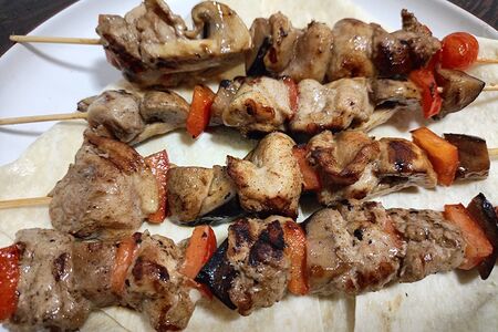 Шашлычок на шпажке из курицы