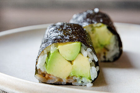 Хэнд-ролл с авокадо