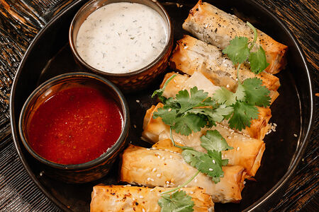 Ассорти из буреков с говядиной, бараниной и сыром