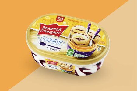 Мороженое Золотой стандарт Пломбир в контейнере с черникой