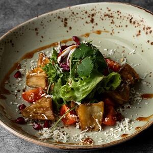 Салат с хрустящими баклажанами