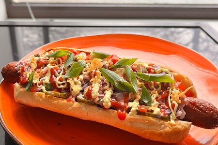 Хотя-дог Фирменный с куриной сосиской!