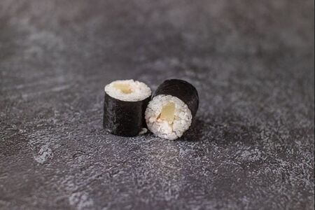 Маки Креветка-ананас