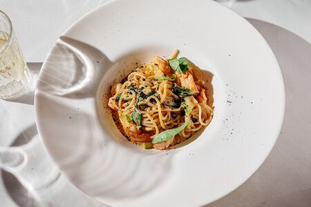 Паста с креветками и цукини