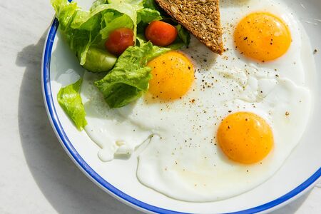 Яичница из трёх яиц