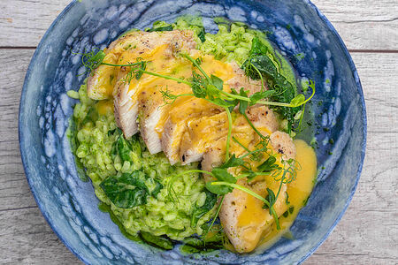 Куриная грудка су-вид со шпинатным ризотто