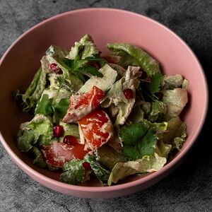 Салат по-грузински с соусом баже