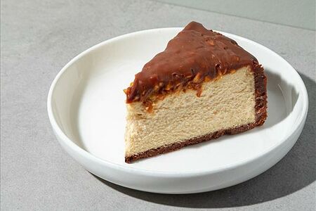 Чизкейк Сникерс