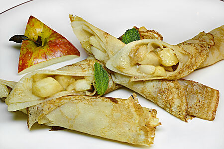 Блины с яблоком