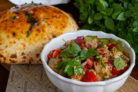 Икра из баклажанов с лепёшкой