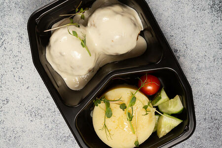 Биточки из индейки с картофельным пюре