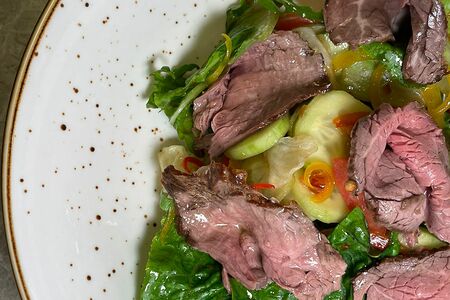 Салат с ростбифом