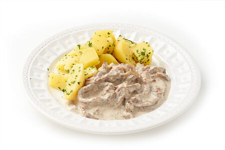 Бефстроганов с картофелем