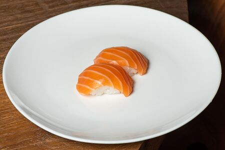 Суши Лосось