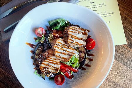 Цыплёнок с овощами гриль