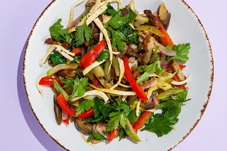 Гриль-салат с бараниной