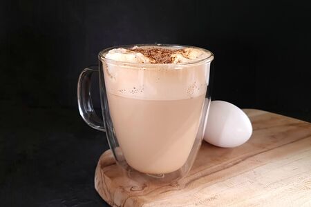 Латте Эггног с мускатным орехом