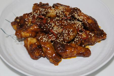 Куриные крылышки Янгниом Тонгак