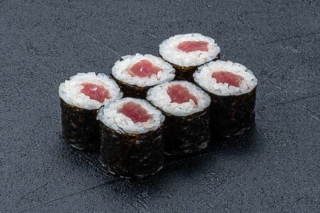 Хосомаки с тунцом