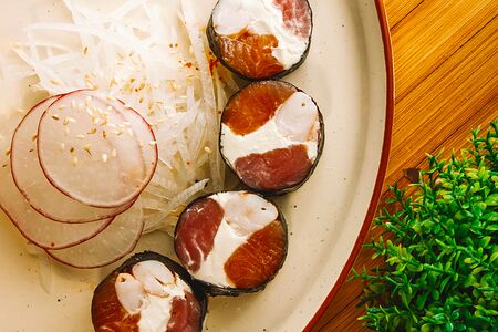 Сашими с лососем и тунцом