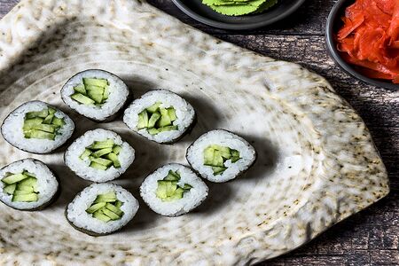 Маки с огурцом