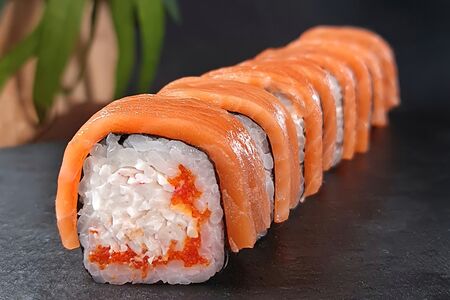 Ролл Флорида с лососем и снежным крабом