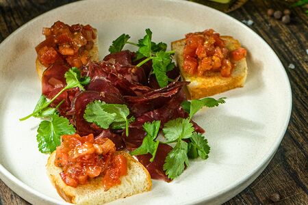 Махан с томатным хлебом