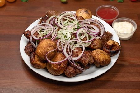 Маленькое ассорти из люля-кебабов