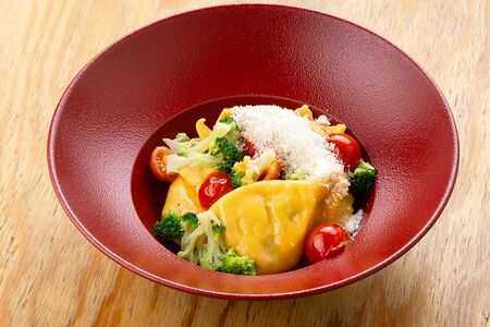 Равиоли с креветками и цукини