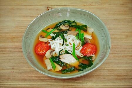 Мисо-суп с цыпленком