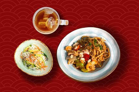 Курица Гун Бао с лапшой